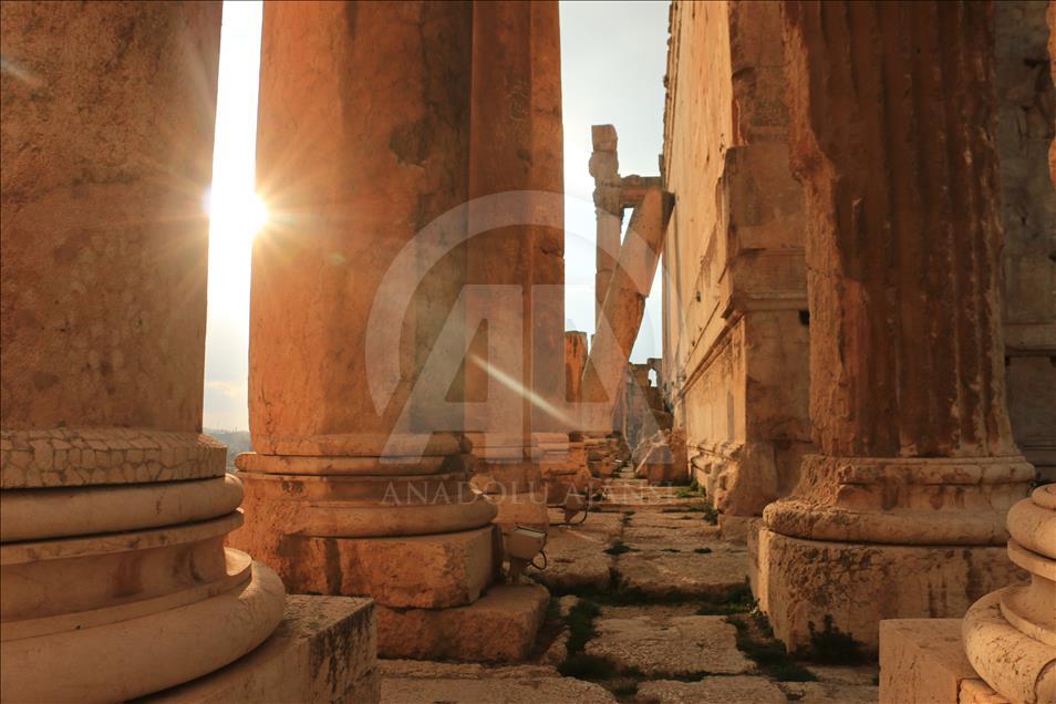 Dünyanın en görkemli tapınak şehri "Baalbek"