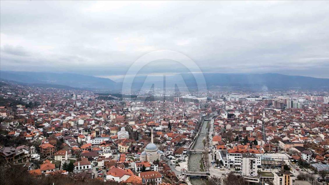 Prizren, Kosovo - 27. januar 2018:  Na brdu iznad Prizrena leži