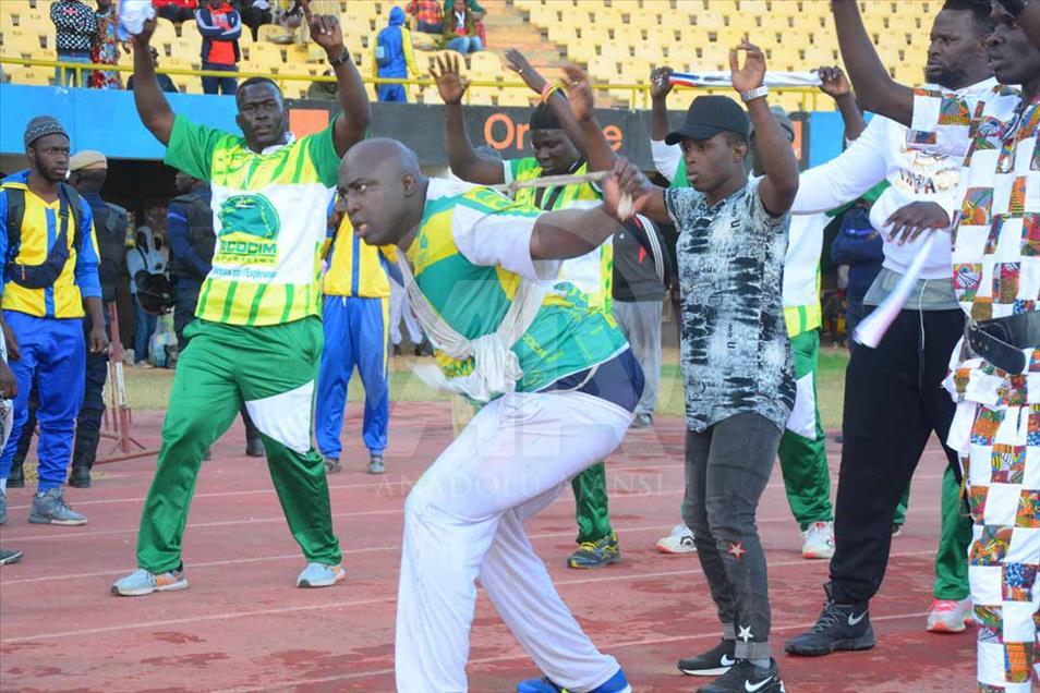 Campeonato de lucha tradicional en arena en Senegal