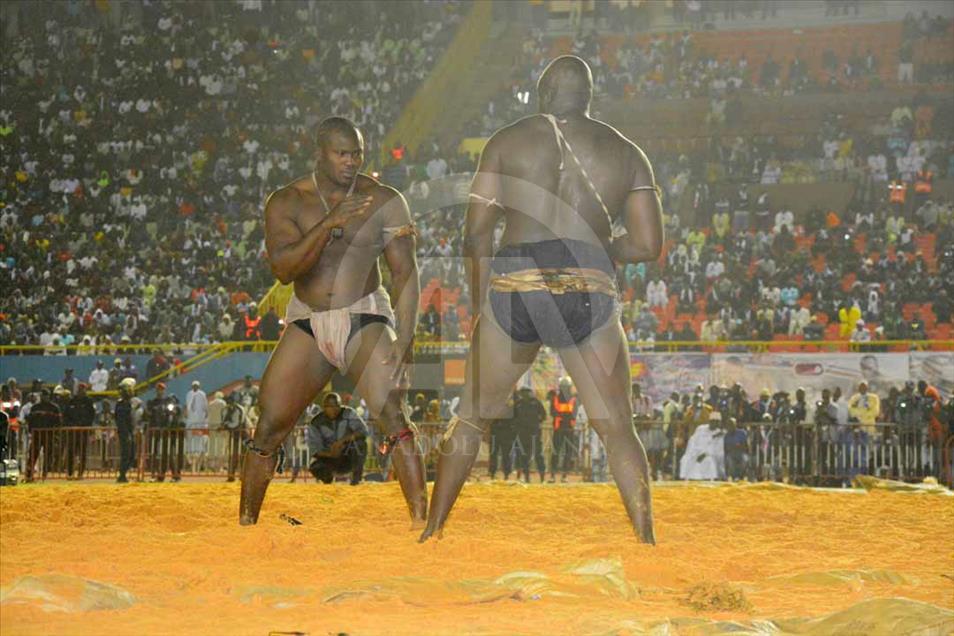 Campeonato de lucha tradicional en arena en Senegal