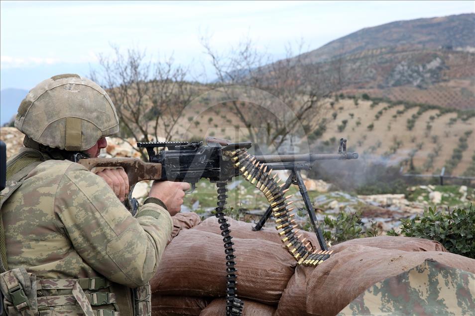 Turkish soldiers, FSA stay on alert at Mt. Bursaya