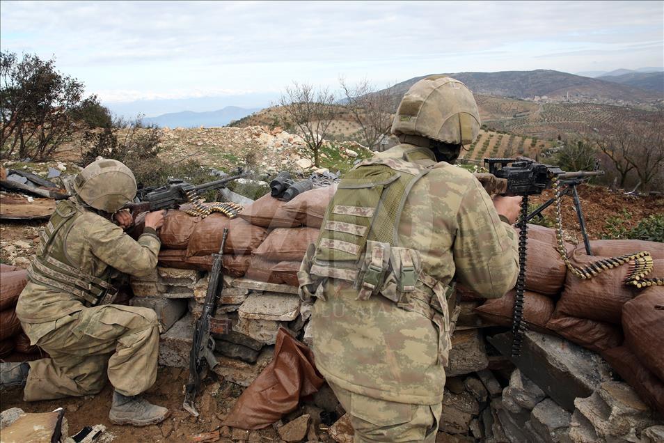 Turkish soldiers, FSA stay on alert at Mt. Bursaya