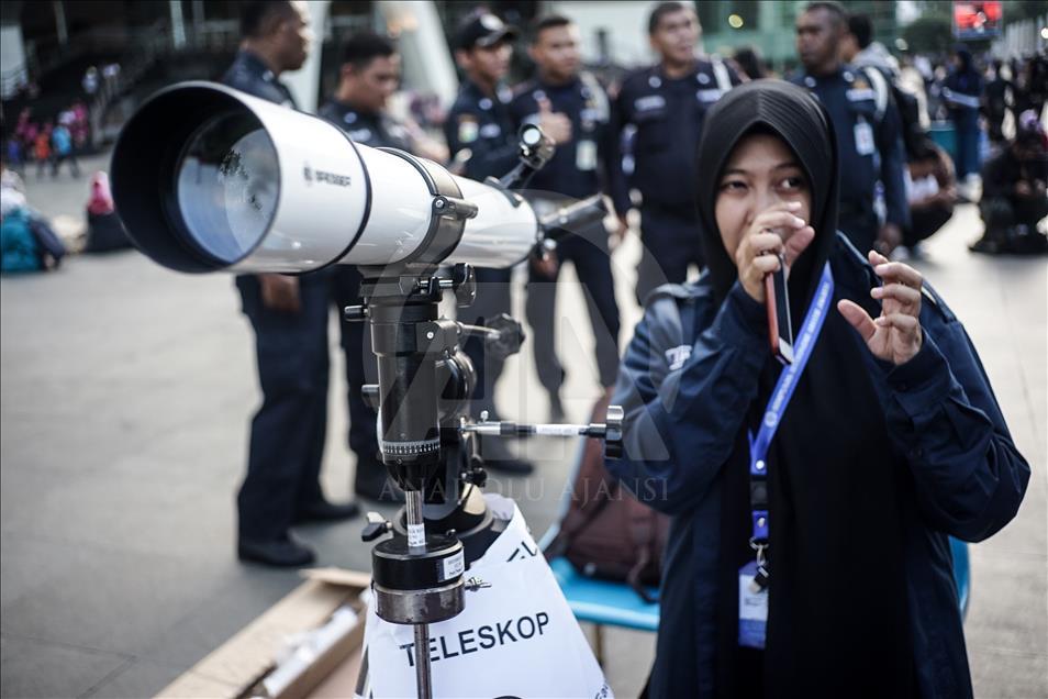 Endonezya'da Süper Kanlı Mavi Ay’ tutulması