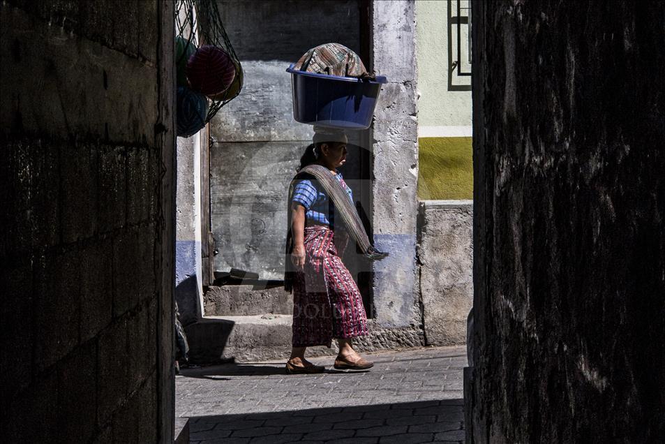 Hidup di Danau Atitlan, Guatemala