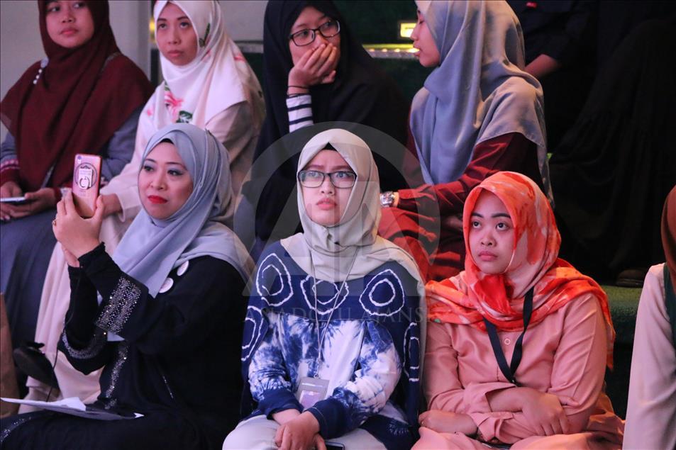 Des femmes malaisiennes célèbrent la Journée internationale du voile
