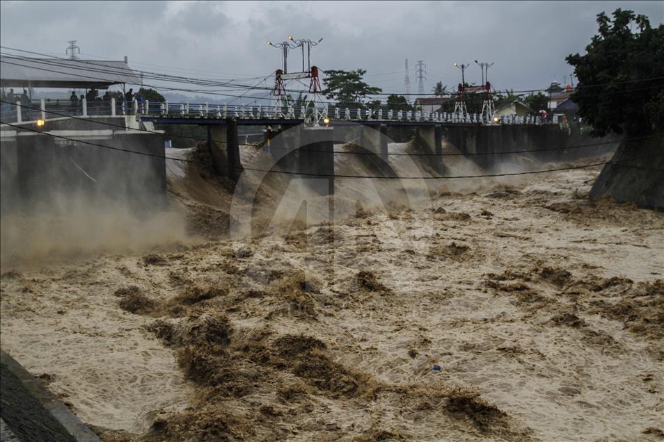 Bendungan Katulampa Bogor siaga banjir