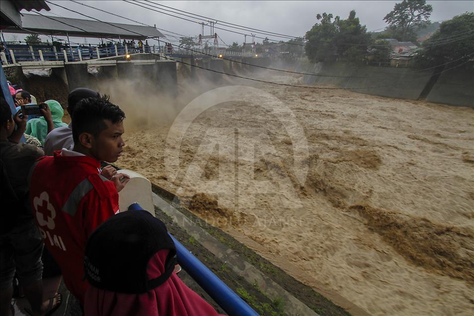 Bendungan Katulampa Bogor siaga banjir