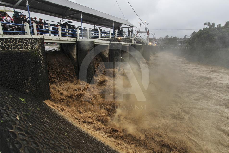 Bendungan Katulampa Bogor siaga banjir