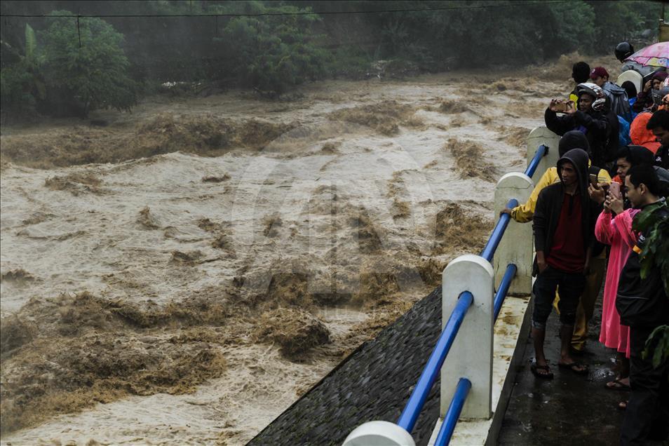 Bendungan Katulampa Bogor siaga banjir