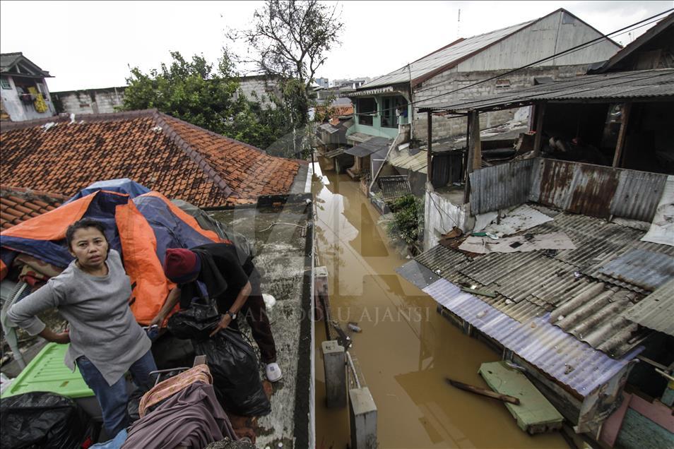 Ratusan Rumah Warga Jakarta Terendam Banjir - Anadolu Ajansı