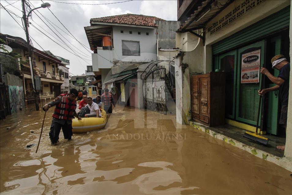 Ratusan Rumah Warga Jakarta Terendam Banjir - Anadolu Ajansı