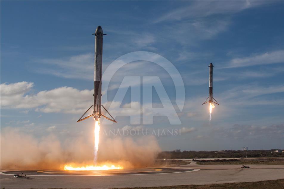 SpaceX luncurkan roket Falcon Heavy