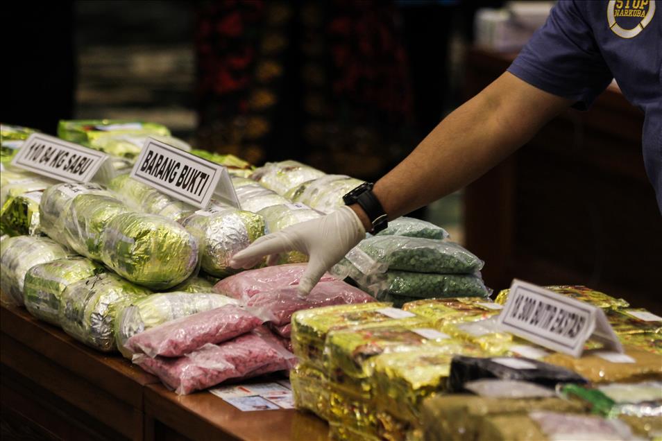 Indonesia seizes 111 kg of heroin, arrests 11 drug traffickers 