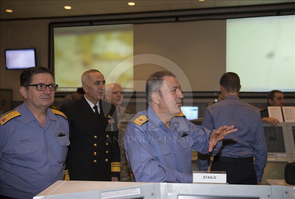 Orgeneral Akar, koordinasyon merkezinden gemi komutanlarıyla bağlantı kurdu