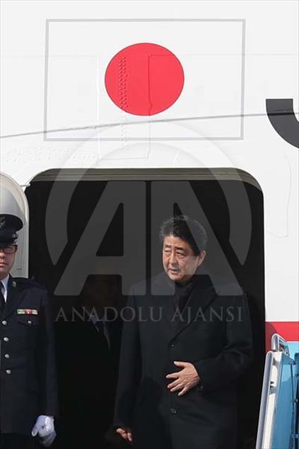 El primer ministro japonés Shinzo Abe a su llegada a Corea del Sur