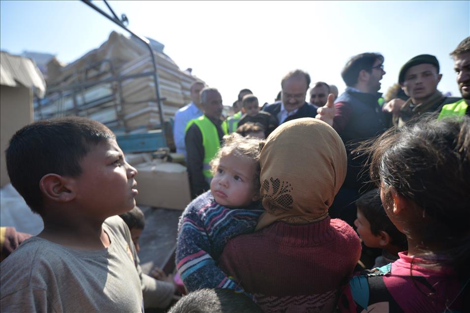 TIKA distributes aid to Syrians in Azez