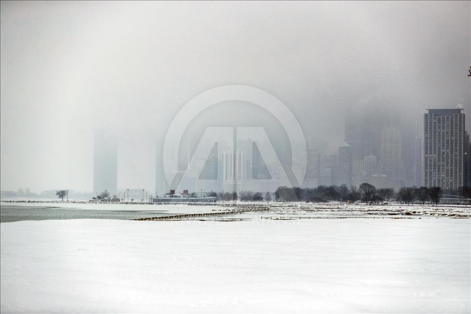 Chicago'yu kar fırtınası vurdu