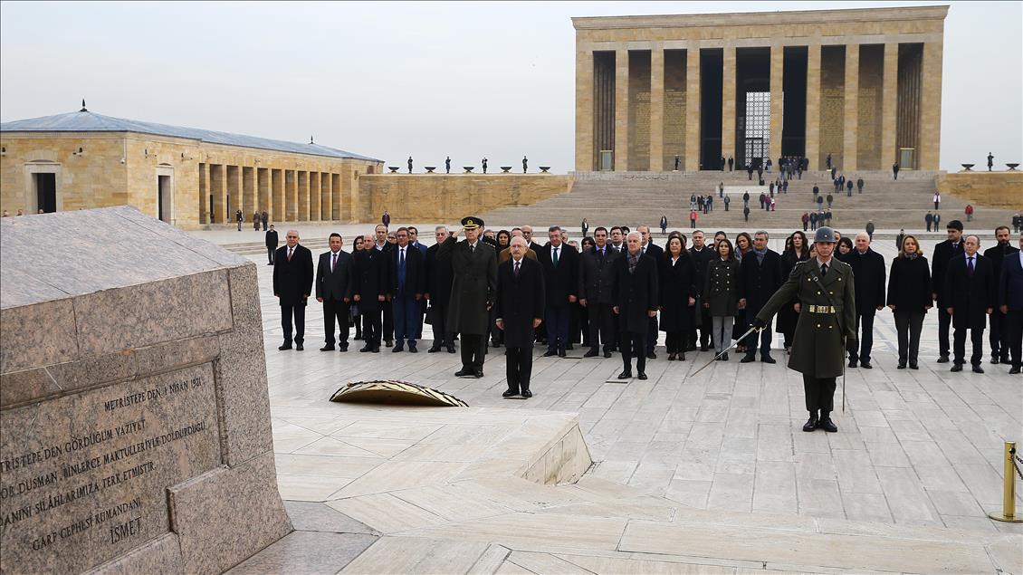CHP Genel Başkanı Kılıçdaroğlu Anıtkabir'i ziyaret etti.