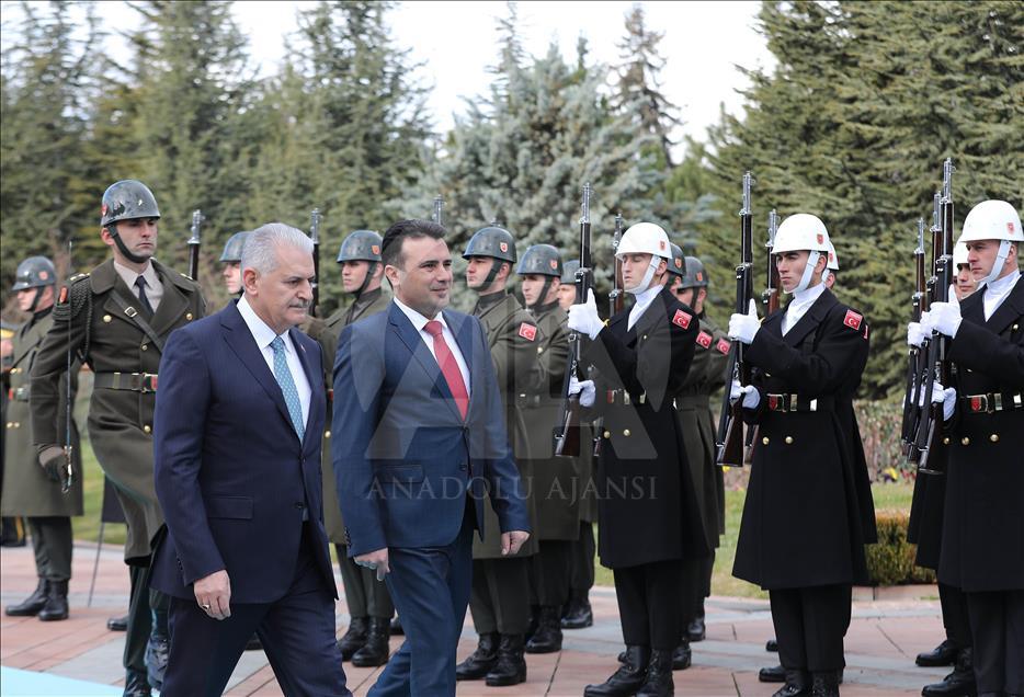 Zaev pritet me ceremoni zyrtare nga homologu i tij Yıldırım
