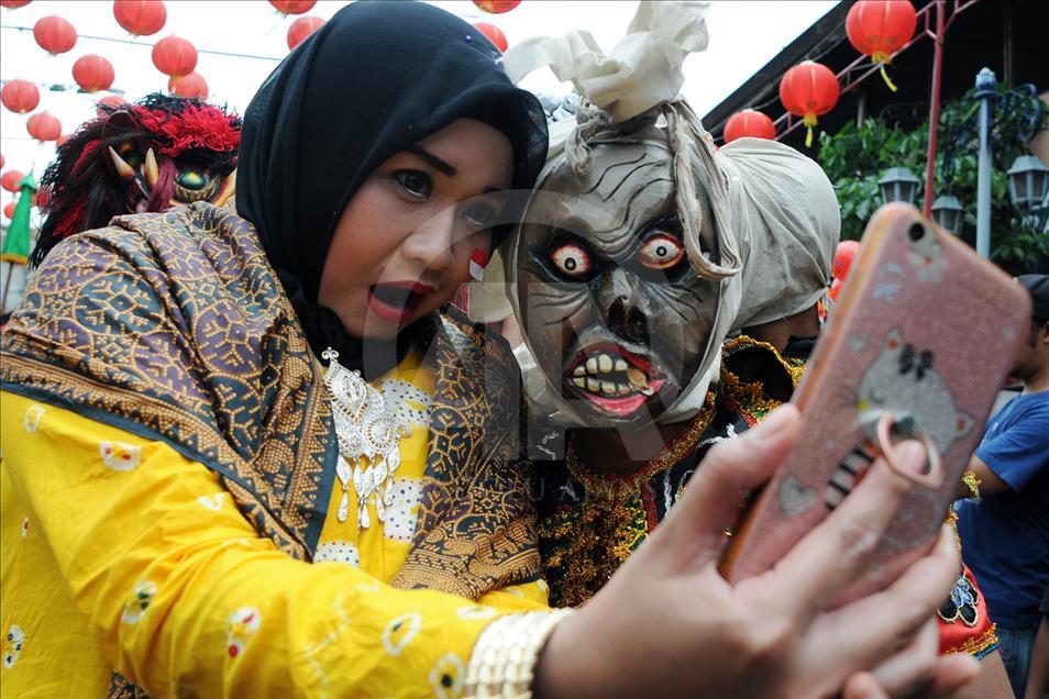 Indonezija: Parade i neobični kostimi pred lunarnu Novu godinu 