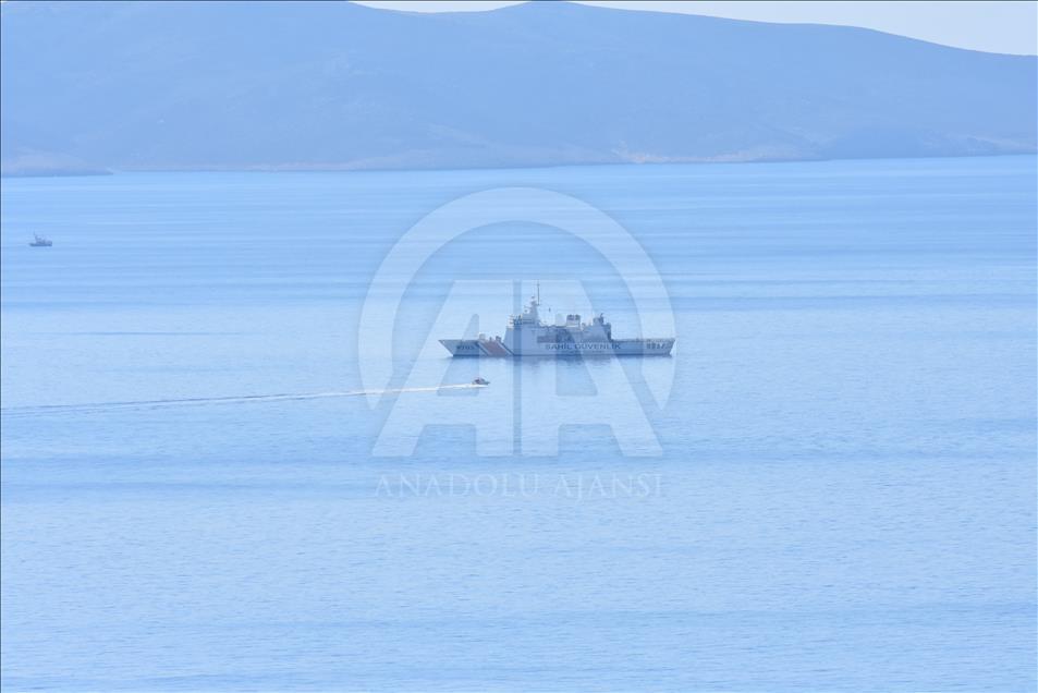 Sahil Güvenlik ve Deniz Kuvvetlerinden Kardak'ta önleme devriyesi