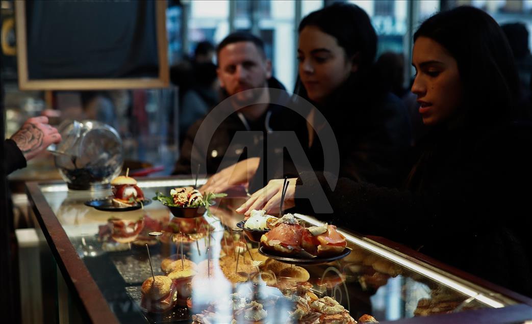 Atıştırmalık İspanyol yiyeceği: Tapas