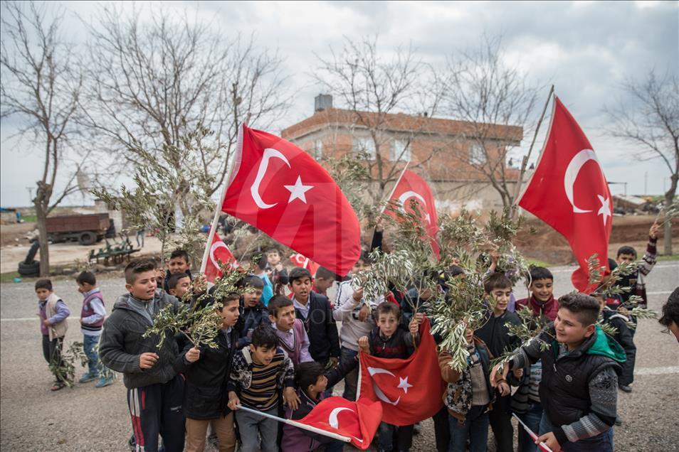 Köylü çocuklardan Zeytin Dalı Harekatı'na destek