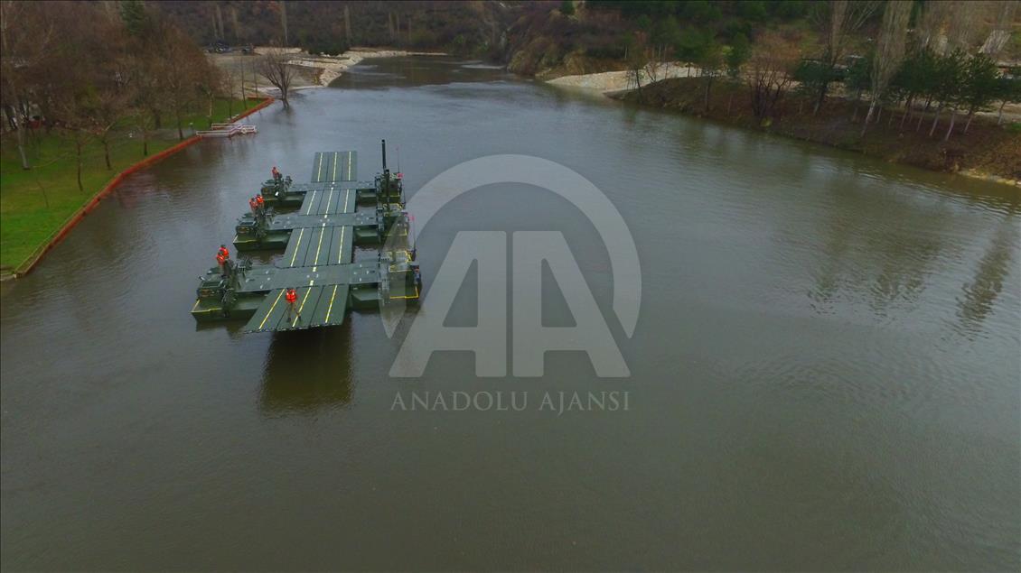 Mehmetçikten gerçeği aratmayan tatbikat