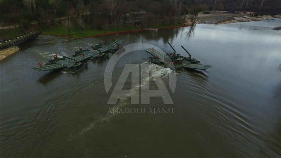 Mehmetçikten gerçeği aratmayan tatbikat
