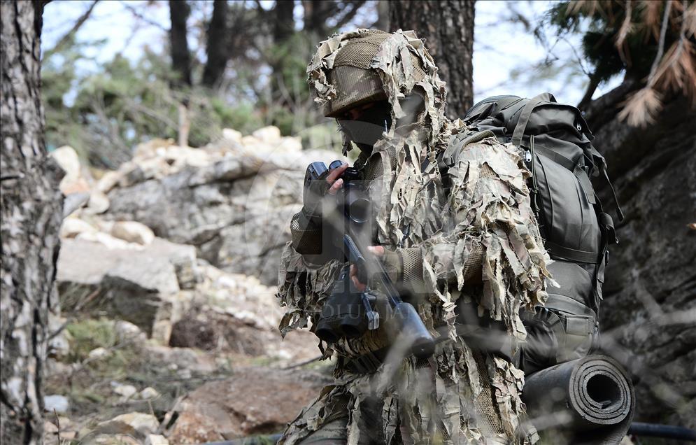 قناصة الجيش التركي.. كابوس الإرهابيين في عفرين
