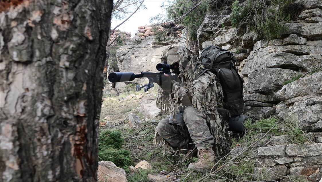 قناصة الجيش التركي.. كابوس الإرهابيين في عفرين
