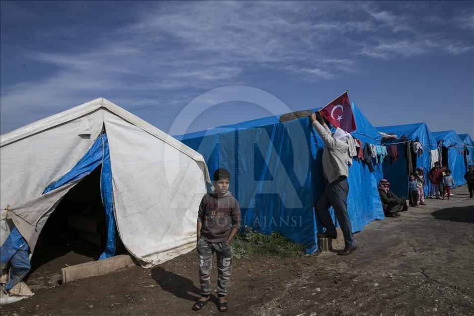 Cinderesli aileler Türkiye'ye sığındı
