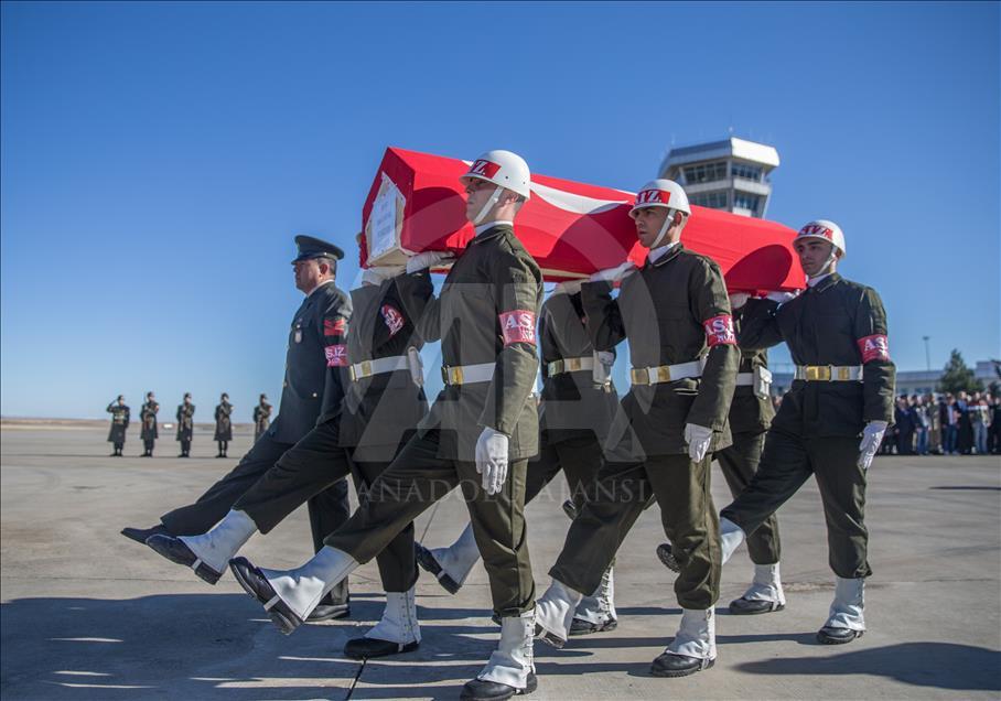 Şanlıurfa'da şehit iki asker için tören