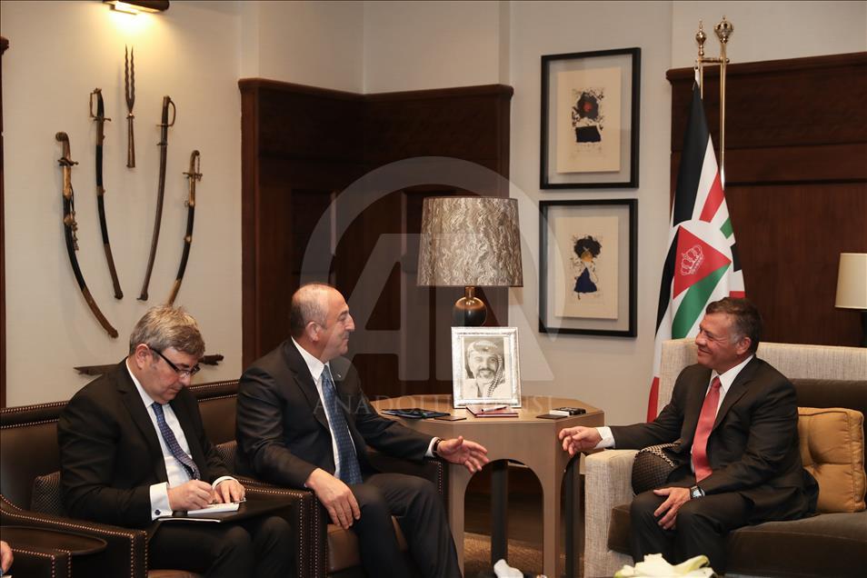 Le roi jordanien reçoit le ministre turc des Affaires étrangères
