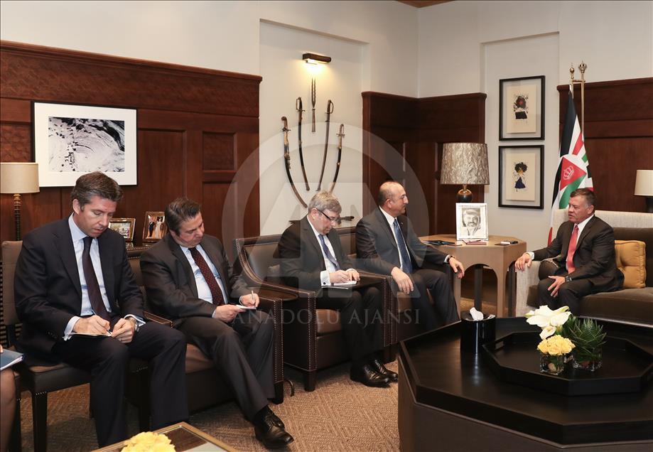 Le roi jordanien reçoit le ministre turc des Affaires étrangères
