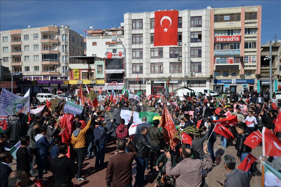 Suriyelilerden Zeytin Dalı Harekatı'na destek