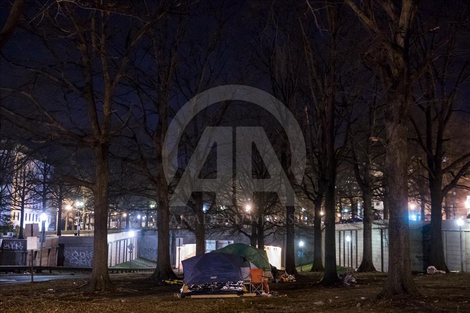 Dingin Paman Sam yang gigit para penggelandang