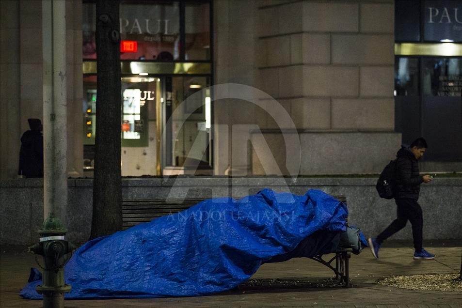 Dingin Paman Sam yang gigit para penggelandang