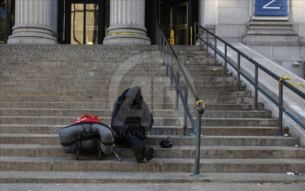 Dingin Paman Sam yang gigit para penggelandang