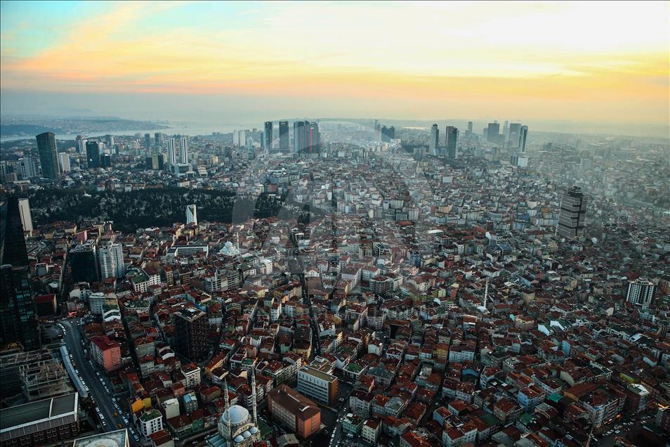 İstanbul'un en yüksek binasından kent bir başka görülüyor