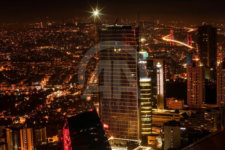 İstanbul'un en yüksek binasından kent bir başka görülüyor