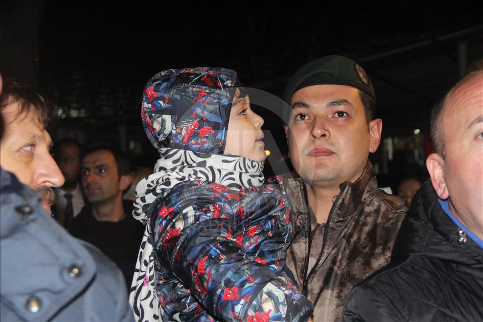 Özel harekat polisleri dualarla Afrin'e uğurlandı
