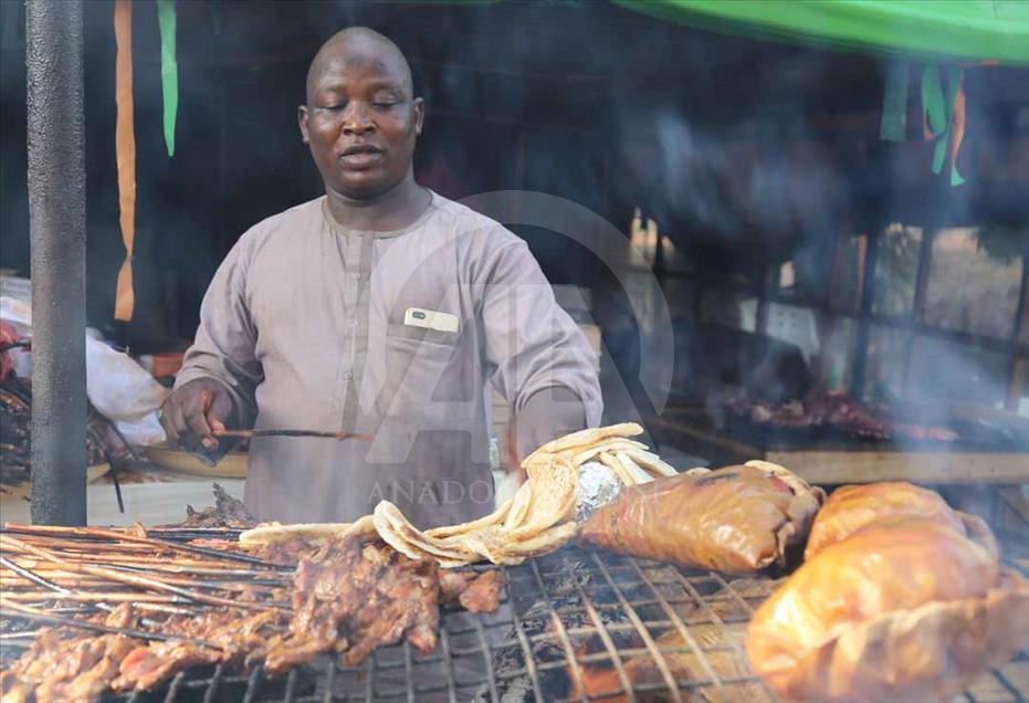 Así se prepara el "Suya", la comida favorita en Nigeria