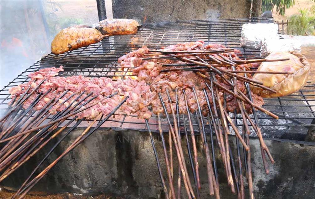 Así se prepara el "Suya", la comida favorita en Nigeria