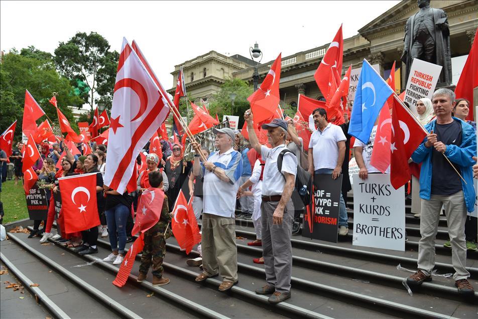 Avustralya’da Türkiye’ye destek gösterisi