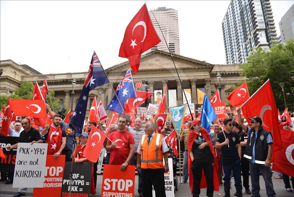 Avustralya’da Türkiye’ye destek gösterisi