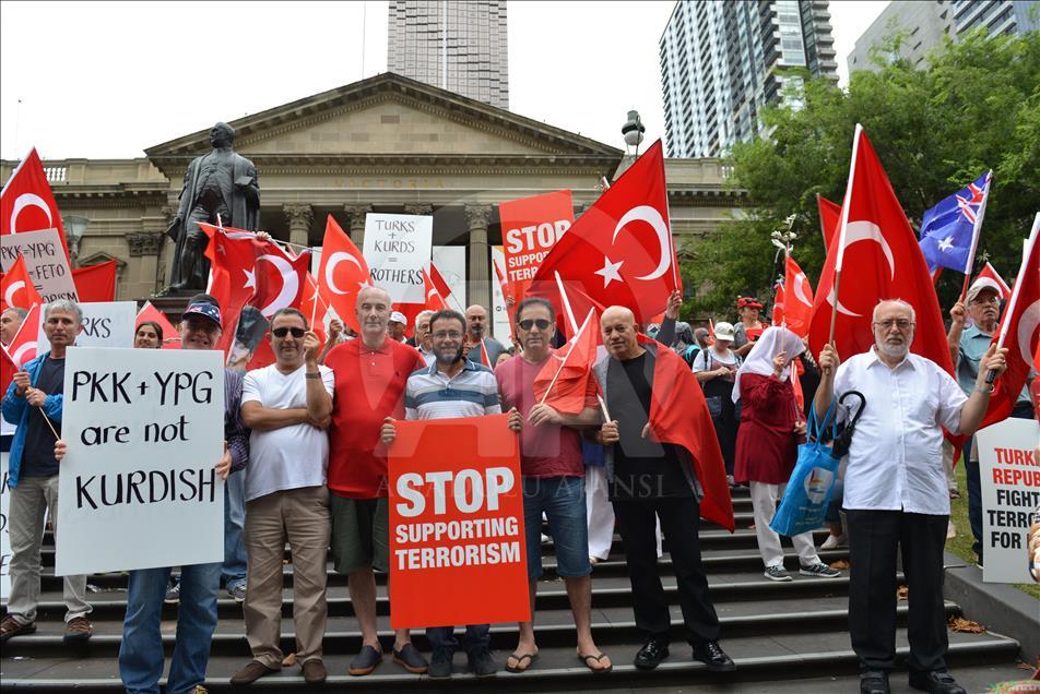 Avustralya’da Türkiye’ye destek gösterisi