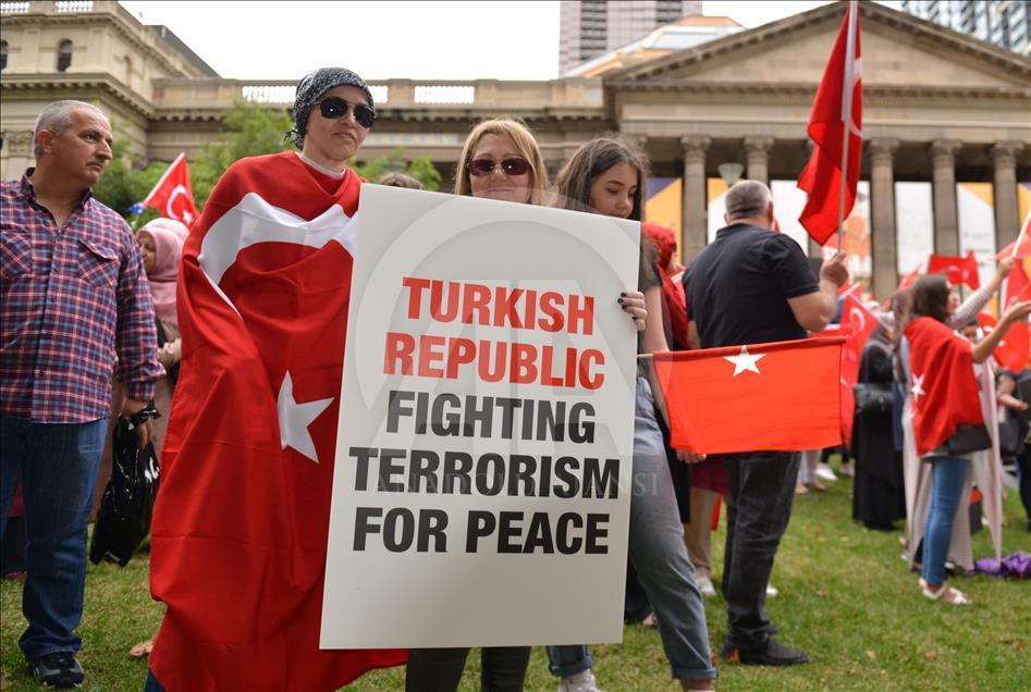 Avustralya’da Türkiye’ye destek gösterisi