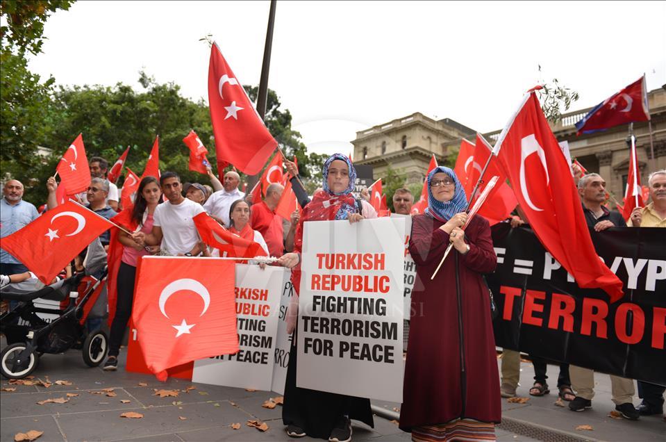 Avustralya’da Türkiye’ye destek gösterisi