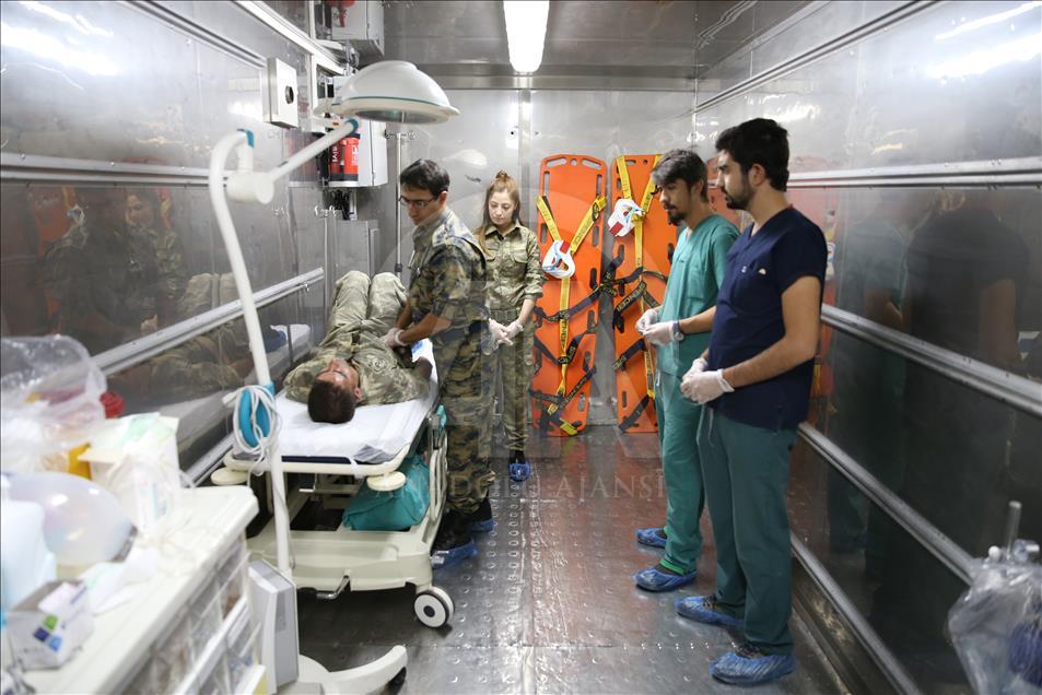 ВС Турции развернули госпиталь на границе с Сирией